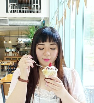 I don't really do sweets, but on super hot days i can't resist something cold!

#icecream #bananasplit #dessert #desserttime
#pinkinmalaysia #pinkinkualalumpur #pinkinkl 
#rimbanrusa
#rimbaandrusa
#clozetteid #sbybeautyblogger #beautynesiamember #bloggerceria #influencer #beautyinfluencer #jalanjalan #wanderlust #blogger #bbloggerid #beautyblogger #indonesianblogger #surabayablogger #travelblogger  #indonesianbeautyblogger #travelblogger #girl  #surabayainfluencer #travel #trip #pinkjalanjalan