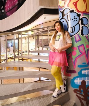 I was born in the 80s but i was too young to follow the fashun, but it's definitely fun and liberating so i had fun with this 80s vibe style for @qupasbeauty event yesterday, when else can i dress like highlighter markers throw up all over me and get away with that?#ootd #ootdid#sbybeautyblogger  #bblogger #bbloggerid #influencer #influencerindonesia #surabayainfluencer #beautyinfluencer #beautybloggerid #beautybloggerindonesia #bloggerceria #beautynesiamember  #influencersurabaya  #indonesianblogger #indonesianbeautyblogger #surabayablogger #surabayabeautyblogger  #bloggerperempuan #clozetteid #sbybeautyblogger  #girl #asian #notasize0 #surabayainfluencer #surabaya #effyourbeautystandards #celebrateyourself #80sstyle
