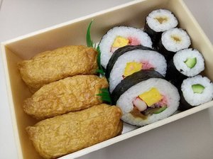 #sushibento during shinkazen ride 😜

#sushi #bento #japan #japanesefood #yummy #nomnomnom #glutton #dietstartstomorrow #lol #blogger #indonesianblogger #surabayablogger #clozetteid #clozettedaily #lifestyle #culinary #pinkinjapan #japantrip #japantrip2017 #travel #trip #japanesefood #culinaryjourney #instafood #ilovejapan #shinkazen #shinkazenride #shinkazenbento #travelblogger