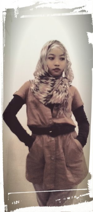 One of style to go to campus
#ClozetteID #HOTDseries2 #ScarfMagz