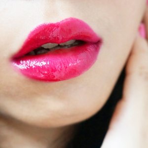 Just wanna share my #Lotd wearing matte lipstick but then decided to put lip gloss on top 😂😂😂Anyway, good nite 😽#clozetteid #cotw #lipstick #lipgloss #pink #pinklipstick #imaginarymi #makeup