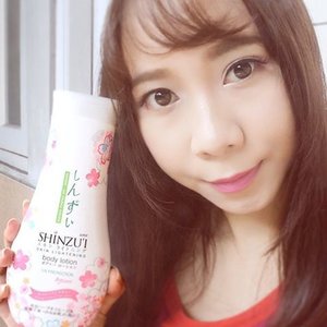 #umetime with @shinzuiume_id Ayumi body lotion ❤❤❤
Read the review 👉 http://bit.ly/shinzui-ume #shinzui #shinzuiume #clozetteid #beautyreview