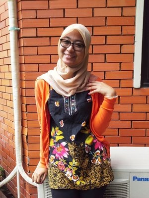 My spirited orange outfit and brown scarf #AcerLiquidJade #HijabCasual #ClozetteID