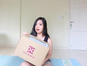 So i received this cute box from @clozetteid and @hermoid and will do some unboxing session real soon..Curious of what's inside? Stay tuned 💓 .#hermoid #hermobox #clozettexhermoid #clozetteid