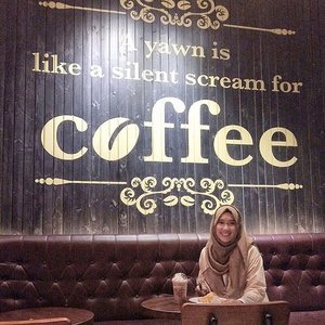 Coffee please 👀@selfieforhappy #selpihdengankopii #clozetteid #clozettedaily