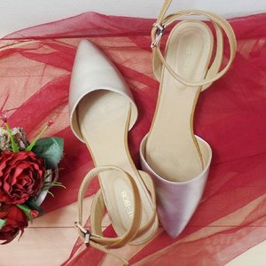 Sepatu andalan untuk kondangan 😜
Model & warna paling "aman" di mix & match ❤

#ClozetteId #shoeslover