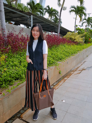 wearing my favorite vintage vest from Calvin Klein in this rainy season :) http://www.stephaniesjan.com/2021/02/what-i-wore.html