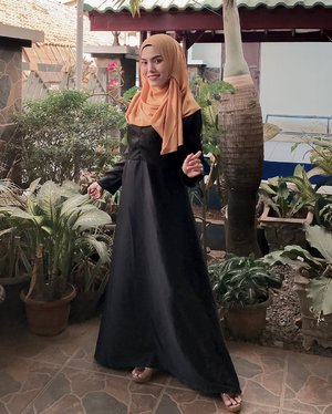 Aku lagi pake dress dari @AloraIndonesia nih. Dressnya bagus deh elegan gitu cocok buat dipake kondangan atau acara-acara gitu 😍Nah, @AloraIndonesia juga lagi adain giveaway loh. Caranya gampang banget, follow akun @AloraIndonesia, cek postingan giveaway nya, dan ikutin ketentuan yang tertera di postingan giveaway nya @AloraIndonesia 💕#AloraGiveaway #AloraIndonesia