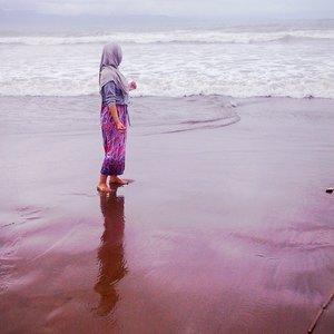 #hijab #traveling #holiday #beautifulindonesia #beach #instadaily #followforfollow #CLOZETTEID