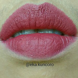 *fokus ke warna lipennya, jangan kumisnya*

Wardah Intense Matte Lipstick no. 10 Miss Terracotta. 
#wardah #wardahintensemattelipstick #bloggerindonesia #beautybloggerindonesia #clozetteid