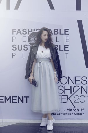 IFW DAY 4: COTTON CANDY CHICK! This is my last Outfit of the Indonesia Fashion Week, head over to my blog to read all about it and to review my 4 looks: http://jenniferbachdim.com/2015/03/30/ifw-day-4-cotton-candy-chick/ #OOTD #IFW2015 #IFW 