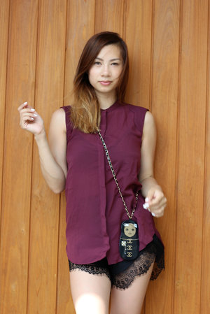 Aubergine & Chanel Love! This is a really comfy and easy Look, but you still look perfectly dressed in lace shorts and a basic blouse. Love this kinda looks! Plus my Chanel Doll Case is so adorable. More photos you can find on my blog: http://jenniferbachdim.com/2014/08/23/aubergine-chanel-love/