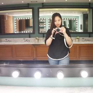 Let's take a beautiful photo in front of the mirror, just like any other woman did📸 .
.
.
.
. 
#samsungcamera #samsungcameranx3000 #selfie #mirror #clozette #clozetteid #clozettedaily #vsco #vscocam #vscogram #vscodaily