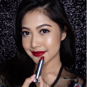 [GIVEAWAY]
Meet the loaded bolds – new bold color lipstick from @Maybelline with strong color payoff😍

I'm wearing "Midnight Date" and it's super creamy💓

Repost this picture with hashtags #maybellineindonesia #maybellineloadedbolds #mnyxsociolla to win 2 lipstick from @maybelline

For Review & Swatches please click link in my bio😊🙏🏻
.
.
.
#vienarissanty #socilla #clozetteid #bloggerperempuan