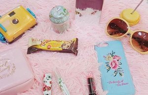 Stay Fit, Stay Happy everyday with WRP FruitBar 💗.....#happyeveryday #ngemilFRUITBAReng #wrpeveryday #wrpfruitbar #fruitbar #thinkpink #flatlay #beautyblogger #styleblogger #fashionblogger #clozette #clozetteid #beautynesiamember #asian