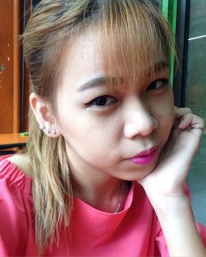 My beauty statement is winged eyeliner, pink lipstick and colored hair ❤️ #sociolla #sociollachallenge #mybeautyadventure #advday9 #utamaspice #asian #clozetteid