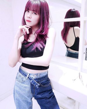 Style and confidence requires knowing yourself and wearing what you feel best in -ArielKaye ❤️
.
.
.
.
btw wdyt about my Nu hair 😈
Ps. Should i share with you all how to achieve this hair color at home on my blog ? Hmmm #hair #ootd #potd #clozetteid #bloggirlsid #beautynesiamember #style #hairventure