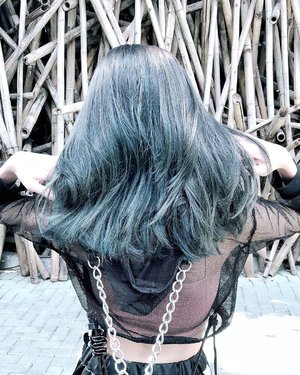 Getting this new hair color without goin to hair salon ? 
Find out my secret home hair dye in my latest blog post here 👉🏻 http://www.jennifermarcellina.com/2019/05/review-diy-cara-warnain-rambut-sendiri.html?m=1
#potd #hair #hotd #hairventure #beautyblogger #beautynesiamember #clozette #clozetteid #beraniberwarna #garnier #ultracolor #bloggirlsid #beautynesiablogger
