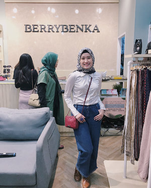 Thank you @berrybenka for having me at Day to Night Makeup Look and Styling Session yesterday! Totally fun! Looking forward to another event 💜 📸 @manda_olv ••••#Berrybenka #MeandBerrybenka #ClozetteID