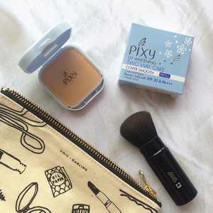 My current face powder: @pixycosmetics Cover Smooth in Natural Peach. I chose the refill size because it's more pouch friendly and more comfortable to pair it with kabuki brush. 
#pixycosmetics #pixycoversmooth #clozetteID #fdbeauty #armandocaruso #femaleblogger #bloggerceria #ifblogger #chicanddarling