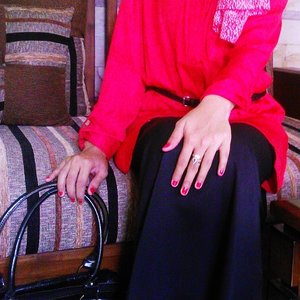 #nail #red #ootd wear #bodytalk #shirt #longshirt with #belt #blacklongskirt #skirt #instalike #instagram #instapict #instagood #pictoftheday #clozette #clozetteid #clozettegirl