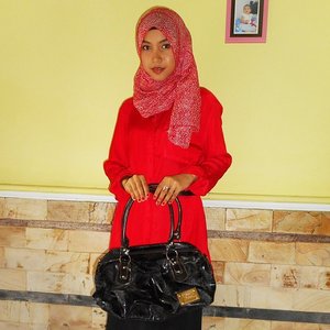 Red, red make me spirit to start the day. @revlonid

#red #rednail #nail #ootd #hijab #hijabers #hijaboftheday #hijabersindonesia #ClozetteID #RevlonParfumerie
