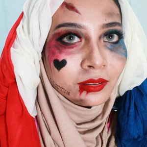 To be honest, creating messy look like this is way more easier than a pretty look. 😂😂
The hijab part is a bit hard but I managed to werkkkkk it. Lol.
#HarleyQuinn #SuicideSquad #clozetteid #makeup #starclozetter #makeupartist #mua #beauty #wakeupandmakeup #makeupartistsworldwide #fiercesociety
