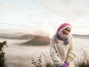 di atas awan 😇 #bromomountain #bromosunrise #bromo #amazingindonesia #visitmalang #visitjawatimur #clozetteid