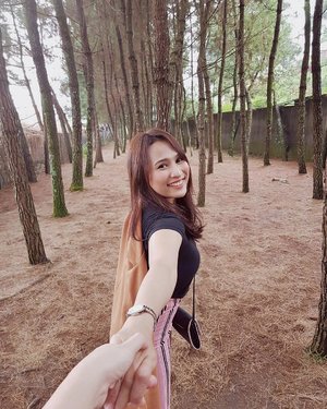 Thank you so much Bandung. I am having a pleasant short escape for these 4 days 3 night. Hope you guys are having a pleasant long weekend too.

#travel #traveling #clozetteid #instatravel #forest #explorebandung #wisatamalam #nature #note8 #samsungid