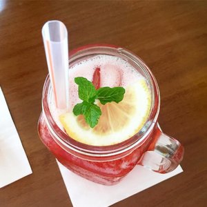 Strawberry Lemonade @gastromaquia ❤️ review soon on my blog #clozetteid #food #lifestyle