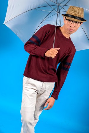 Sedia Payung sebelum hujan. 
Pentingnya mempersiapkan payung ketika hujan. Makna foto ini agar seseorang harus waspada ataupun berjaga-jaga sebelum atau suatu musibah tiba.