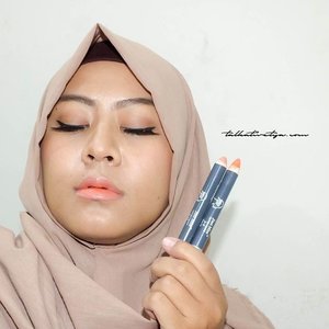 There are so many reasons why I love @justmiss_id lipsticks. One of them is I can mix two different colours to make a korean look like in this photo....I'm using Just Miss Lipstik J-5 & J-6....#indonesianhijabblogger #indonesiancosmetics #indonesianbeautyblogger #beauty #lips #ombrelips #lipstick #orangelips #nudelips #beautybloggerindonesia #beautybloggerid #bblogID #bbloggers #clozetteid #talkativetya #hijabers