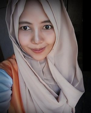 #instapic #photooftheday #ClozetteId #beautybloggerindo #indonesianbeautyblogger #indonesianfemalebloggers #bloggerperempuan #skincare #beauty #beautyenthusiast #Makeup
 #MakeupLook #tutorial #tutorialmakeup  #hijab #hijabfashion #hijaber #hijabinstan #hijabers #hijabindo #hijabinsta #hijabinspired  #hijabstyle