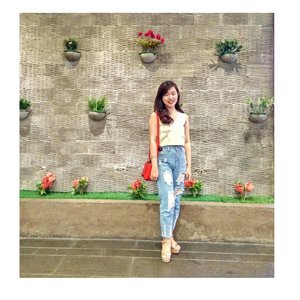 ~ Each day is a BLESSING. Let go of all the worries, and be GRATEFUL for all the positive in your life. 😊😊
.
.
.
.
.
.
.
.
.
#grateful #blessed #blessing #godisgood #thankful #lifequotes #quotes #quoteoftoday #clozetteid #ootd #outfitoftheday #outfit #lifestyles #instagood #instadaily #fashionstyle #girl #ootdindo #ootdindonesia #ootdidku #ootdinspiration #potd #picoftheday  #likes #lykeootd #lookbookindonesia