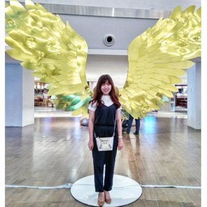 Spread your wings and Fly away 👼👼
.
.
.
.
#potd #ootd #sunday #photooftheday #outfitoftheday #jumpsuit #monochrome #wings #gold #outfits #ootdindo #asian #vsco #vscocam #lookbookindo #fashion #fashionstyle #likes #clozetteid #ootdidku #ootdmdo