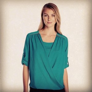 #clozetteid #fashion
100% Polyester
Imported
Hand Wash
Long convertible-sleeve blouse featuring feminine draping and gold-tone zips at shoulders
Scoop-neck front inset
Http://putmecheap.com