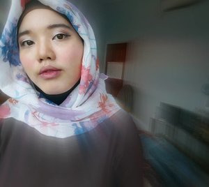 Blurry..
▫
▫
▫
Make up by me
Hijab by @mydreamhijab
#makeup #clozetteid