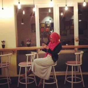 Asik in aja. Sendiri tak selamanya gak hepi. #Clozetteid#exploresurabaya #nongkrongcantik #Hijab #Surabaya #Spotnya #selfieable #sundayfunday