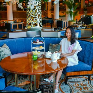 Hello Sunday, I am ready to welcoming Monday. 😂 What a great week in the beginning of the year. And new journey just began. Yeah, I can see that this year it will be great year  for me. 🙇💃🙆 .... . #sakuralisha #independentwoman #indonesianbeautyblogger  #jakartalife #life #restaurant #cafejakarta #blogger #beautybloggers #beautybloggers #traveller #lifestyle #indonesia #curlyhair  #newyear2019 #beautyblogger #lookoftheday #newyear #brunch #jakarta #clozetteid #tannedgirl #grandhyatt #grandhyattjakarta