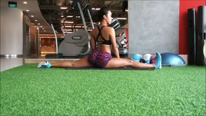 Practice, practice and practice. 😋😋 To get the prefect split. 💪💪 Sportswear : @nikesportswear @nike .....#sakuralisha #independentwoman #indonesianbeautyblogger  #indofitness #fitmodel #fitnessgirl #fitgirl #abs #followback  #followforfollow #likeforlike #instagood #likeforfollow #followme #like4like #follow4follow #instagram #sport #ootd #indonesia #fitnessfirst #dagelan #fitnessmotivation #gym #fitness #bodygoals #fitnessmodel #fitnessenthusiast #jakarta #clozetteid @indofitness