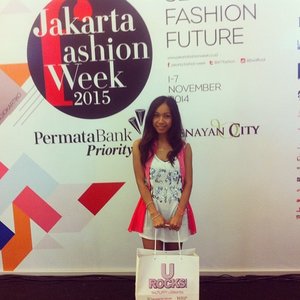 Hi everyone, new post is up on my blog. Kindly visit (^^) Urocks UFM Jakarta Fashion Week @wrpdiet_official @heavenlyblushyogurt and BoW by @billytjongofficial 
@WRPDiet
#clozetteid #BOWforWRP #jktfashion #jakartafashionweek #jakarta #fashion #fashionshow #fashionstyle #senayancity #atriumsenayancity #beautyblogger #beautybloggerid #blogger #bloggerindonesia #internationalblogger #beauty #ootd #model #miami #newyork #america #canada #unitedkingdom #lasvegas #london
