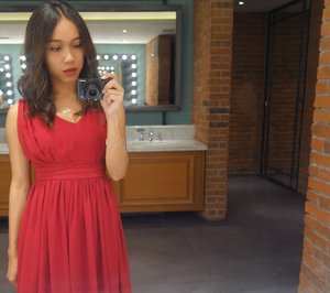 Red lips on the red dress. 😘😘 Red is always make me look fresh. 😊😊 It's good color. You can try to wear fresh color outfit to start your Monday. 😃 #sakuralisha #clozetteid #reddress #redlips #outfit #fashion #ootd #fotd #potd #outfitoftheday #fashionoftheday #Indonesianbeautyblogger #indobeautygram #beautybloggers #fashionblogger #grandindo #jakarta #indonesia #outfits