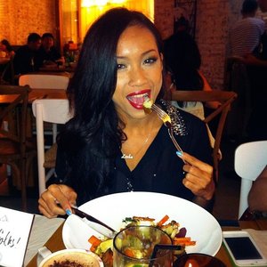 Had Salad for dinner last night at #nomz GI. That was great, never stop eat salad. Cause my happyness is when I eat salad. 😂😂 #clozetteid #sakuralisha #beauty #beautyblogger #beautybloggerid #blogger #bloggerindonesia #internationalblogger #health #healthy #salad #gym #fitness #lifestyle #german #holland #newyork #world @grandindo #jakarta #indonesia #endors #endorsement #ibb #latepost