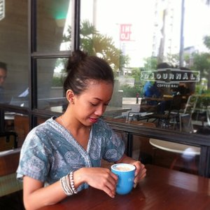 #latepost Coffee always be nice friend at lunch. I love coffee latte/caramel. What is ur fav coffee ? 😍😍 @grandindo #grandindo #clozetteid #coffee #coffeelatte #caramel #cafe #djournalcoffee #GI #djournal #grandindonesia #jakarta #indonesia #beautyblogger #beautybloggerid #blogger #bloggerindonesia #internationalblogger #sakuralisha #holland #amsterdam #netherland #newyork #german #australia #world #dreamcometrue
