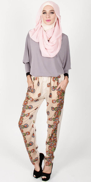 Printed pants yang cocok untuk kamu kenakan ke kantor. #CIDHijabPrintedPants
