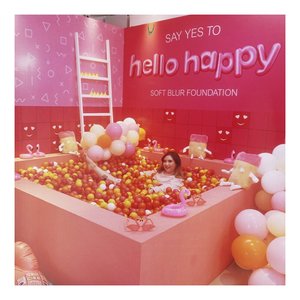 HELLO HAPPY! 💖u💖
.
.
Attending @benefitindonesia Hello Happy Foundation launching at @seriburasa_id, this new foundation have pore-blurring effect while still having breathable and lightweight texture! There are 12 shades in total, so you don’t have to worry about finding your perfect shade 😉
.
.
#benefitindonesia #benefitcosmetics #hellohappyid #hellohappyfoundation #clozetteid #indonesianbeautyblogger #fdbeauty #indobeautygram #beautyjournal #beautynesia