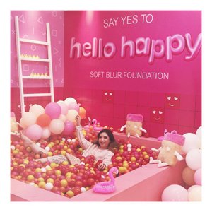 HELLO HAPPY! 💖u💖
.
.
Attending @benefitindonesia Hello Happy Foundation launching at @seriburasa_id, this new foundation have pore-blurring effect while still having breathable and lightweight texture! There are 12 shades in total, so you don’t have to worry about finding your perfect shade 😉
.
.
#benefitindonesia #benefitcosmetics #hellohappyid #hellohappyfoundation #clozetteid #indonesianbeautyblogger #fdbeauty #indobeautygram #beautyjournal #beautynesia