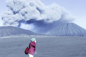 Apa yang dilakukan Nesa di foto ini?
A. Nangis
B. Ketawa
C. Ketawa sambil nangis
D. Tutup hidung karena habis hitut
.
.
.
.
.
.
.
.
.
.

#vsco #vscocam #vscogood #livefolk #bromo #volcano #traveling #trip #wanderer #wanderlust #world #mountain #earth #sky #indonesia #tbt #hijab #clozetteid #fantasticearth #photoshoot #picoftheday #Eastjava #photooftheday #travel #photography #outdoors #throwback #like4like #likeforlike #indonesia