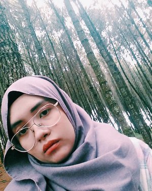 Selfie with my square face 😒
.
.
.
.
.
.
.

#exploreindonesia #hijab #bandung #yolo #igers #nature #green #indonesia #likeforlike #like4like #adventure #outdoors #photooftheday #photography #picoftheday #vsco #vscocam #girl #explorebandung #forest #clozetteid #travel #blogger #jungle #trees #throwbackthursday #livefolk #throwback #tb #latepost