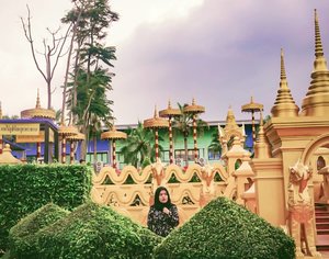 Pelatihan dulu di padepokan à¸«à¸¡à¸¹à¹ˆà¸šà¹‰à¸²à¸™à¸™à¸‡à¸™à¸¸à¸Š

Taken by @imusyrifah
.
.
.
.
.

#vsco #vscocam #vscogood #livefolk #vacation #instadaily #happy #building #sky #nature #nongnooch #throwbackthursday #travelblogger #picoftheday #travel #hijab #yolo #pattaya #thailand #photoshoot #weekend #garden #green #photooftheday #likeforlike #igers #photography #outdoors #throwback #clozetteid